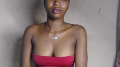 Snapshot of wet_pussy200 chatting on June 18, 2026, 8:36 am Bella online show from June 18, 2026, 8:36 am
