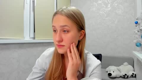 Snapshot of wetcrybaby chatting on December 13, 2024, 4:49 pm Sonya online show from December 13, 2024, 4:49 pm