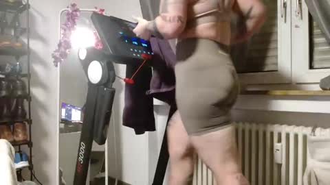 Snapshot of wetgerman2 chatting on February 7, 2025, 5:10 am Wetgerman online show from February 7, 2025, 5:10 am