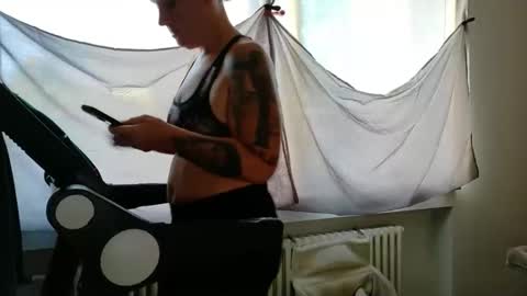 Snapshot of wetgerman2 chatting on October 3, 2025, 12:13 pm Wetgerman online show from October 3, 2025, 12:13 pm