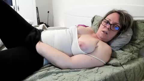 Snapshot of wetladyjoy chatting on March 2, 2025, 2:10 pm Amy online show from March 2, 2025, 2:10 pm