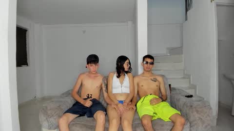 --New girls--TamyDark hair girl--Aitana--Mathiasglasses boy--Peter online show from September 15, 2025, 1:38 am