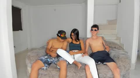 --New girls--TamyDark hair girl--Aitana--Mathiasglasses boy--Peter online show from September 18, 2025, 7:49 pm
