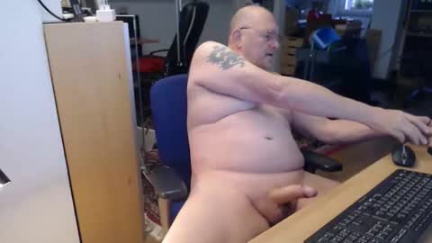 Snapshot of wetwo chatting on October 6, 2025, 6:22 am WeTwo online show from October 6, 2025, 6:22 am