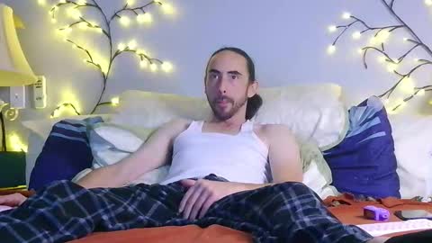 Snapshot of whaler84 chatting on January 7, 2026, 4:20 pm Whaler84 online show from January 7, 2026, 4:20 pm