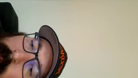 wheely19871606 online show from February 3, 2025, 1:30 pm