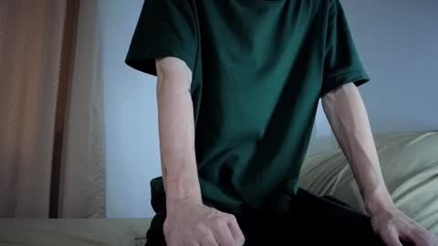 Snapshot of whispero_o chatting on November 6, 2025, 8:37 am whispero_o online show from November 6, 2025, 8:37 am