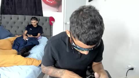 white online show from April 30, 2026, 5:58 am