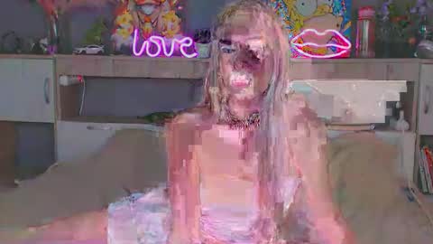 Whitekittykitten online show from January 17, 2026, 4:11 pm