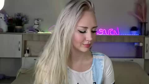 Snapshot of whitekittykitten chatting on February 12, 2026, 3:29 pm Whitekittykitten online show from February 12, 2026, 3:29 pm