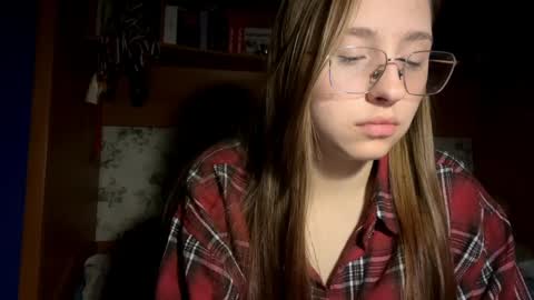 Vicky online show from April 9, 2026, 8:25 pm