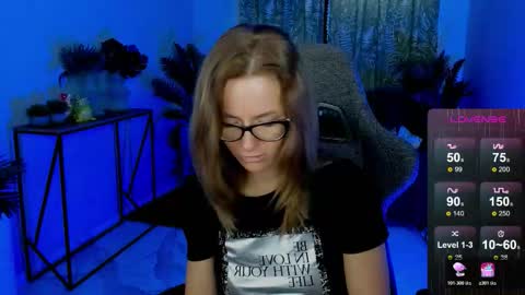 Snapshot of whitneypunnch chatting on November 6, 2025, 8:26 am whitneypunnch online show from November 6, 2025, 8:26 am