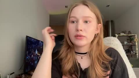 Alisa online show from April 9, 2026, 7:25 am