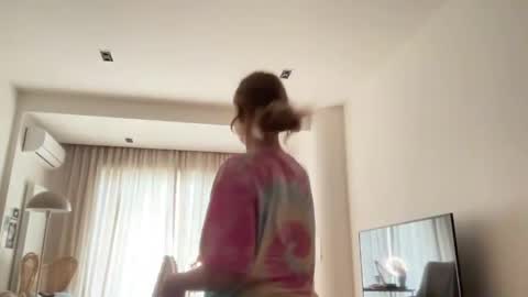Alisa online show from May 19, 2026, 7:47 am