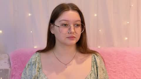 Snapshot of why__no chatting on February 2, 2025, 5:21 am Sarah online show from February 2, 2025, 5:21 am