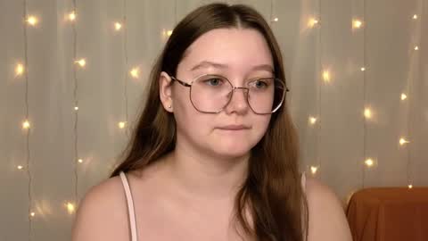 Snapshot of why__no chatting on February 6, 2025, 5:35 am Sarah online show from February 6, 2025, 5:35 am