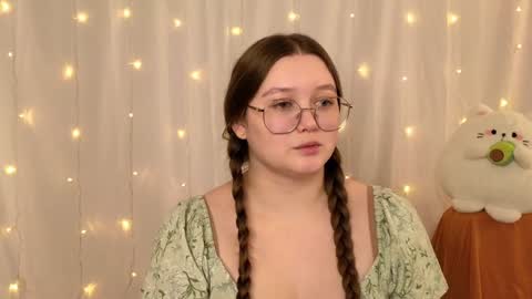 Snapshot of why__no chatting on February 6, 2025, 8:39 am Sarah online show from February 6, 2025, 8:39 am