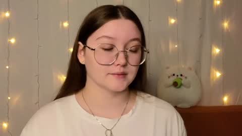 Snapshot of why__no chatting on February 7, 2025, 4:37 am Sarah online show from February 7, 2025, 4:37 am