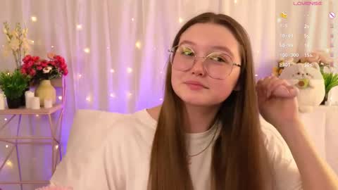 Snapshot of why__no chatting on February 20, 2025, 8:28 am Sarah online show from February 20, 2025, 8:28 am