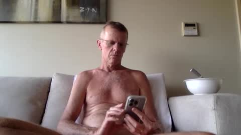 Snapshot of whynotfly1 chatting on October 28, 2025, 7:45 am whynotfly1 online show from October 28, 2025, 7:45 am