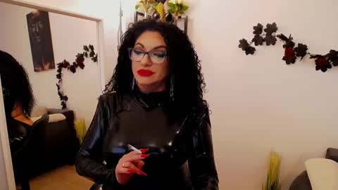 Snapshot of wicked_hilde chatting on February 21, 2025, 7:45 am Milf Amy online show from February 21, 2025, 7:45 am
