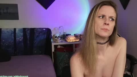 Snapshot of widthofapeach chatting on October 4, 2025, 5:27 am Gretchen Jimmy online show from October 4, 2025, 5:27 am