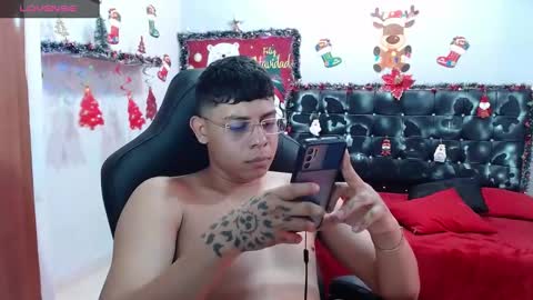 Snapshot of wiilliam_20 chatting on December 21, 2024, 6:12 pm wiilliam online show from December 21, 2024, 6:12 pm