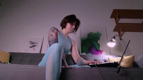 Snapshot of wild_peony chatting on December 8, 2024, 1:36 pm wild_peony online show from December 8, 2024, 1:36 pm