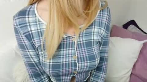 Ella online show from June 20, 2026, 5:54 am