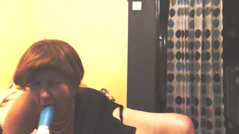 WildRedCat online show from November 25, 2025, 9:15 pm