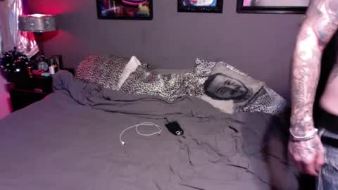 Snapshot of wildrobjr9 chatting on December 16, 2024, 8:37 pm RobBangz online show from December 16, 2024, 8:37 pm