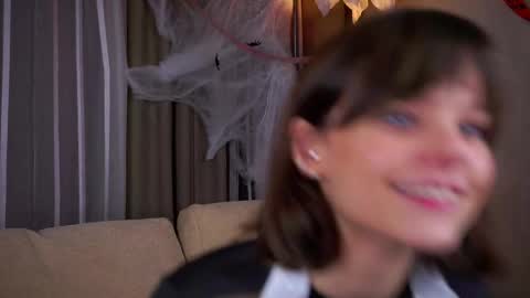 Eva online show from October 31, 2025, 1:06 am