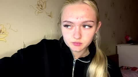 Sophia online show from April 27, 2026, 3:21 pm