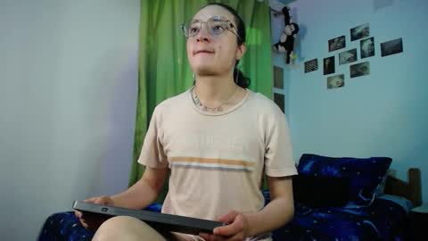 Snapshot of willmonkey chatting on October 26, 2025, 2:39 am willmonkey online show from October 26, 2025, 2:39 am