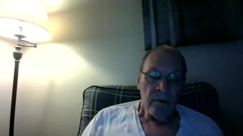 Snapshot of willnedoher chatting on October 19, 2025, 1:56 pm Willhedoher online show from October 19, 2025, 1:56 pm