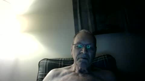 Snapshot of willnedoher chatting on October 27, 2025, 12:20 pm Willhedoher online show from October 27, 2025, 12:20 pm