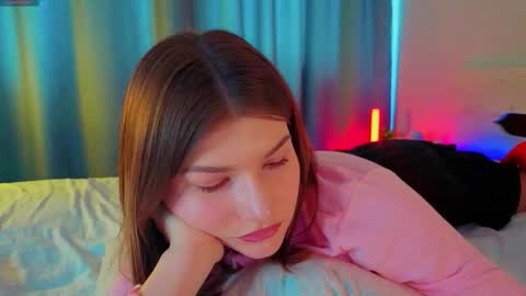 Vicki3 online show from February 20, 2026, 7:21 am