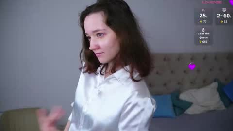 Snapshot of wilmavitanza chatting on October 19, 2025, 4:35 am for u Alise online show from October 19, 2025, 4:35 am