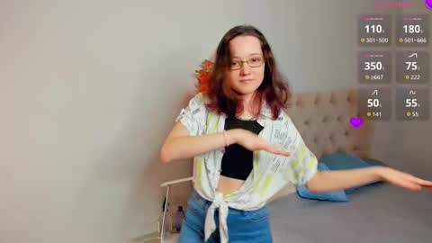 Snapshot of wilmavitanza chatting on November 3, 2025, 6:03 am for u Alise online show from November 3, 2025, 6:03 am