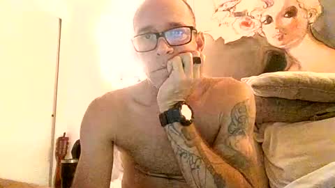 wingnutt765733498294 online show from April 12, 2026, 6:51 am