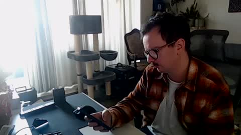 Snapshot of winnydepooh chatting on February 17, 2025, 8:19 am cream36 online show from February 17, 2025, 8:19 am