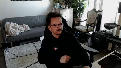 cream36 online show from November 30, 2025, 9:35 am