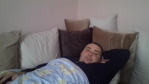 Snapshot of winston1982q chatting on April 2, 2026, 12:25 pm winston1982q online show from April 2, 2026, 12:25 pm