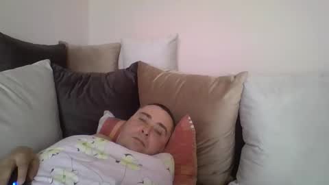 Snapshot of winston1982q chatting on April 13, 2026, 6:41 am winston1982q online show from April 13, 2026, 6:41 am