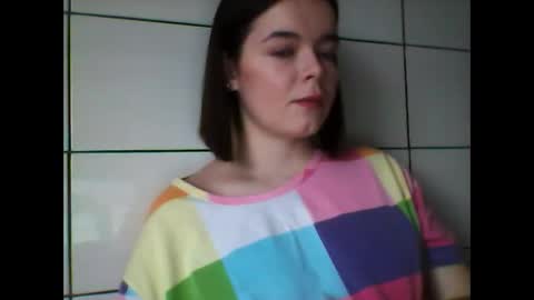 Snapshot of winter__white_rose chatting on December 28, 2024, 11:09 am Emma online show from December 28, 2024, 11:09 am