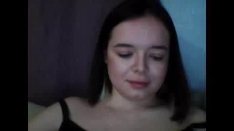 Snapshot of winter__white_rose chatting on February 6, 2025, 12:59 pm Emma online show from February 6, 2025, 12:59 pm