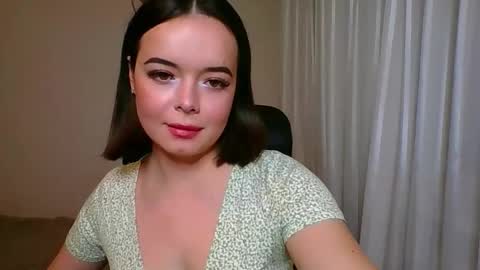 Snapshot of winter__white_rose chatting on September 24, 2025, 4:54 pm Emma online show from September 24, 2025, 4:54 pm