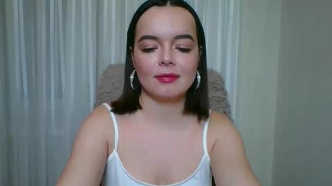 Snapshot of winter__white_rose chatting on October 29, 2025, 7:04 pm Emma online show from October 29, 2025, 7:04 pm