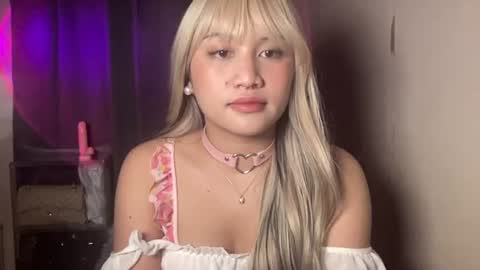 Snapshot of winterkissesx chatting on August 4, 2026, 7:27 pm Winter online show from August 4, 2026, 7:27 pm