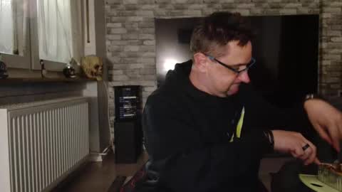 Snapshot of wirzwei8883 chatting on November 10, 2025, 8:30 pm Dirty online show from November 10, 2025, 8:30 pm